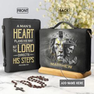 Christianart Bible Cover, A Mans Heart Plans His Way Proverbs 16 9 Lion God, Personalized Gifts for Pastor, Gifts For Women, Gifts For Men. - Christian Art Bag